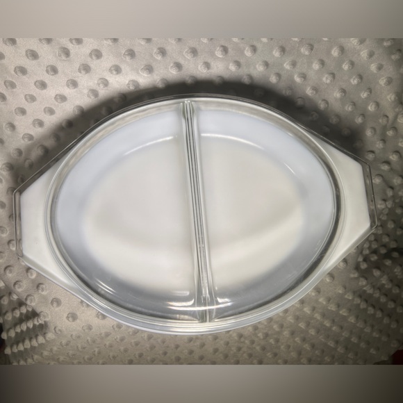 Pyrex Black and White Snowflake Double Sided 1 1/2 Qt Oval Dish with Lid EUC - Picture 4 of 10